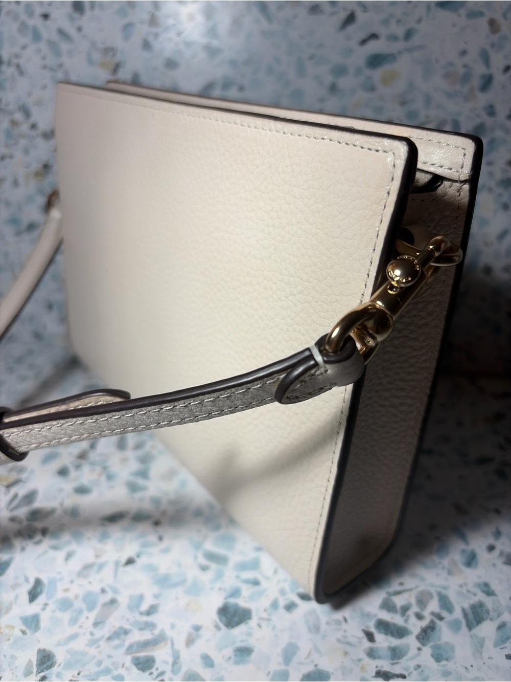 Coach Cat 21 Chalk Pebbled Leather Crossbody Clutch Bag - Picture 3 of 6